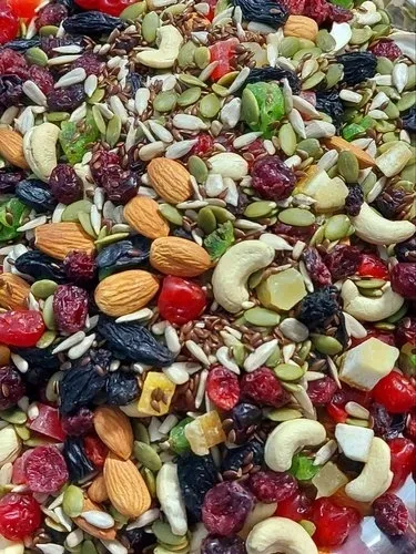 MIXED BERRIES, NUTS AND SEEDS – SUPER TRAIL MIX | 20+ VARIETIES OF ASSORTED DRY FRUIT MIX WITH BERRIES, NUTS, SEEDS & FRUITS AS IMMUNITY BOOSTER - Image 4